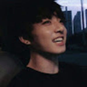 Meet your Posher, Chloe